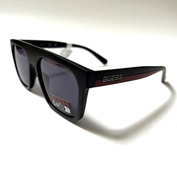 NWT Original GUESS Square Sunglasses Black Classic Red Stripe GO00068